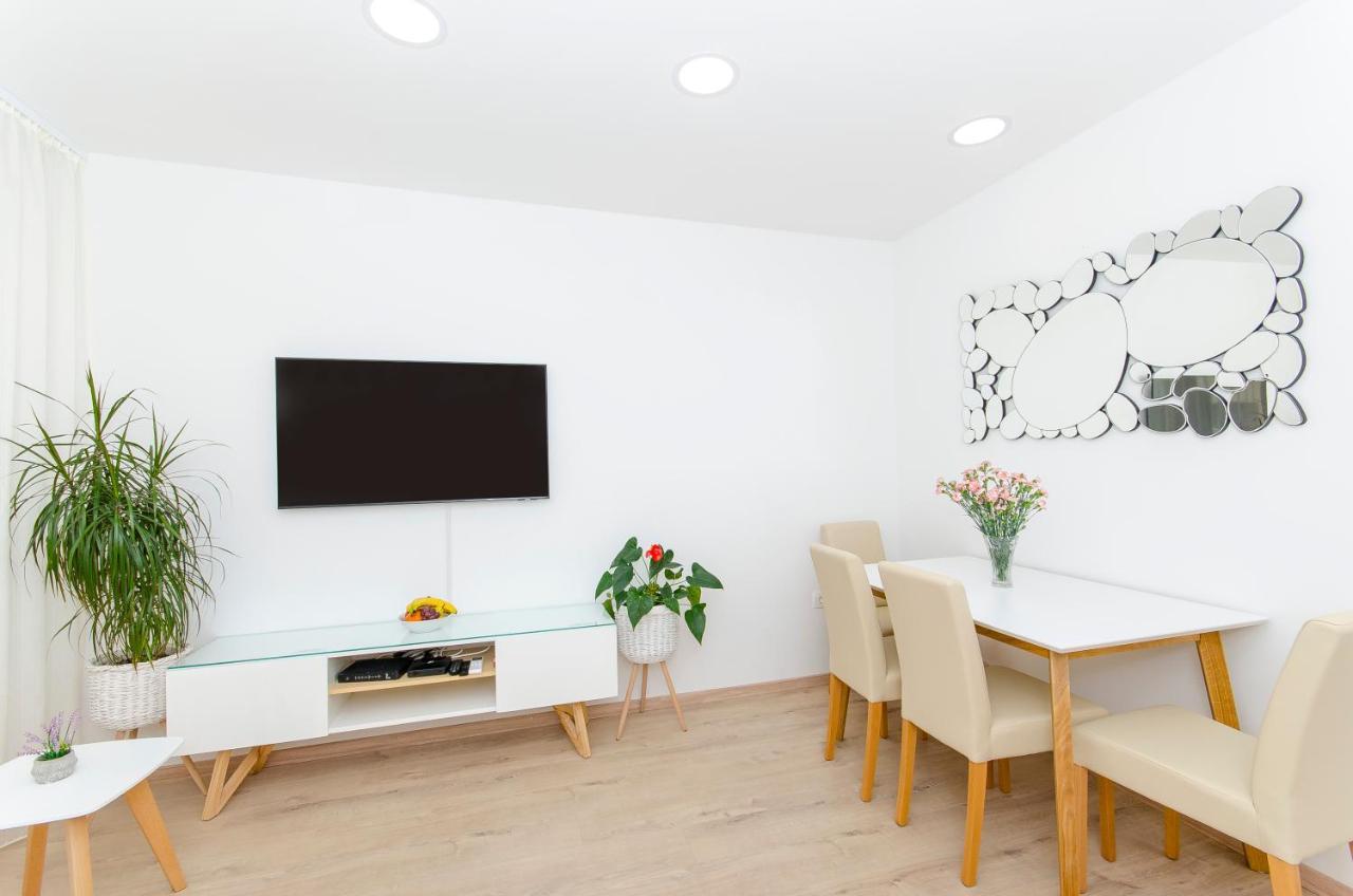 Lanuna Apartment สปลิท ภายนอก รูปภาพ